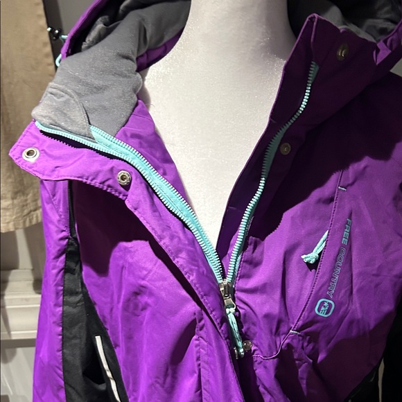 Women’s Free Country Purple and Black Jacket with Detachable Hood - Picture 5 of 8